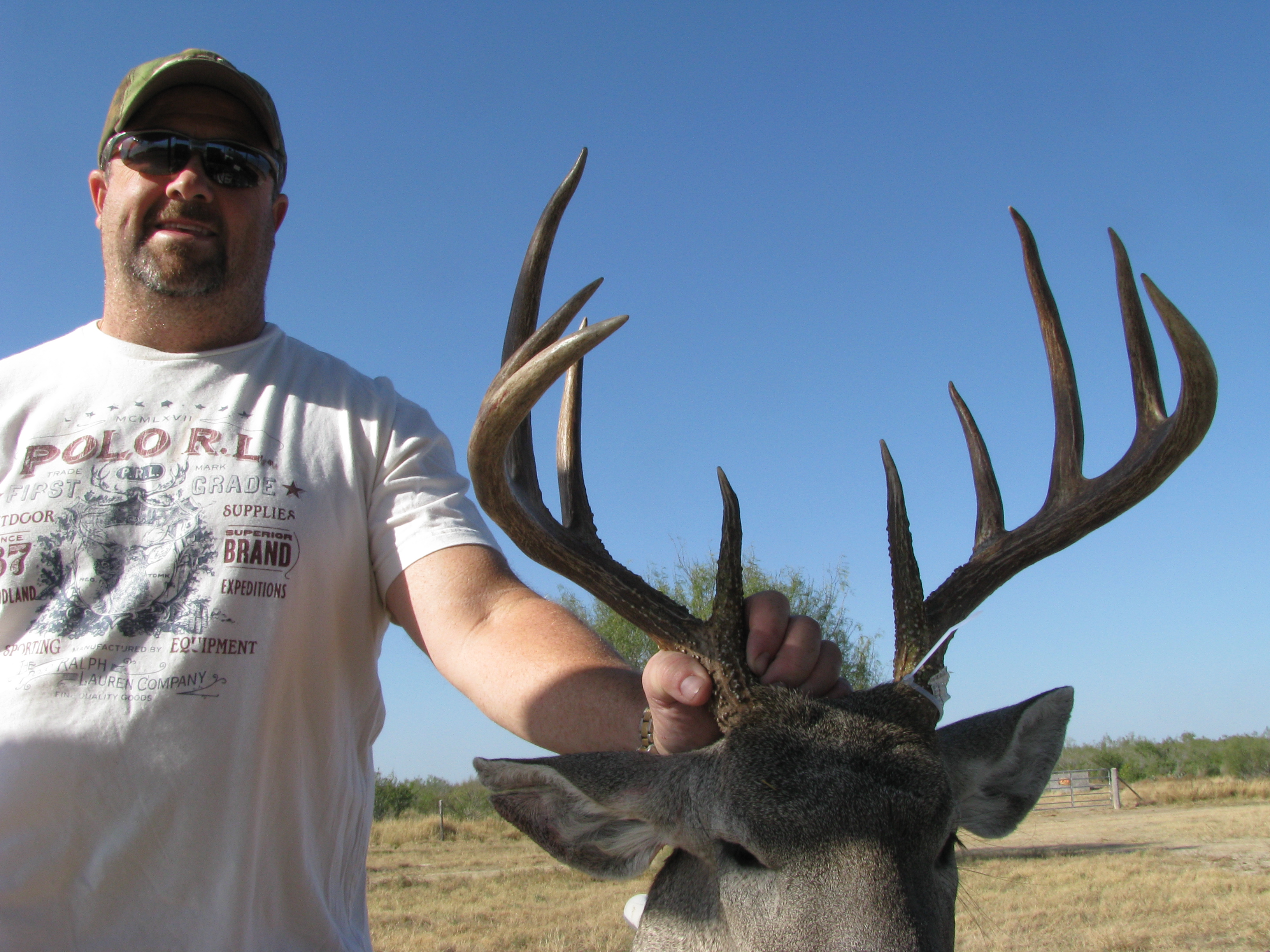Hooks and Horns Outdoors