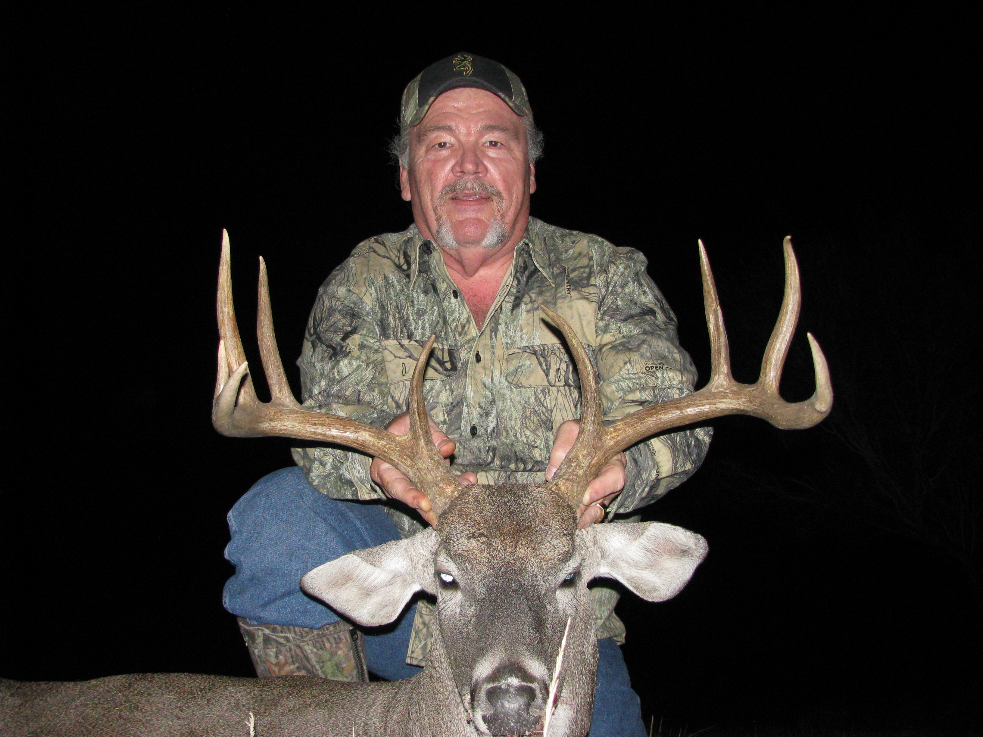 Hooks and Horns Outdoors